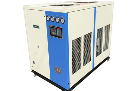 一臺風冷箱式冷水機多少錢？