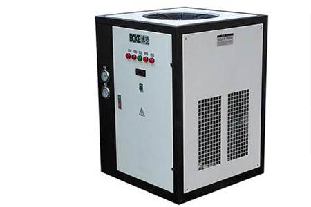 買風(fēng)冷箱式冷水機時遇到低報價應(yīng)該怎么辦？