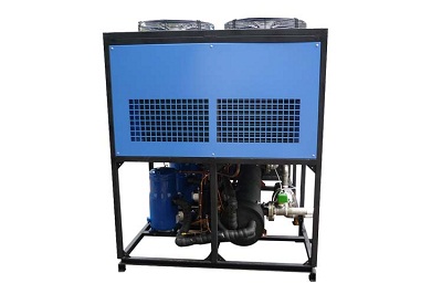 操作冷水機(jī)時(shí)有哪些注意事項(xiàng)？